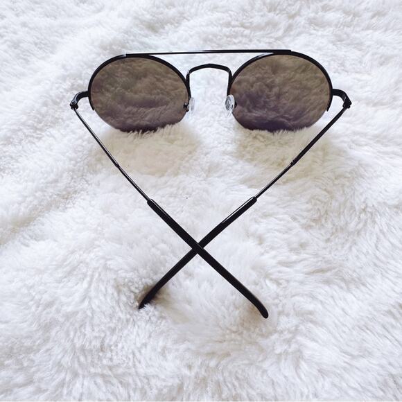 Carly Mirrored Blue & Green Chic Round Sunglasses - Picture 8 of 9